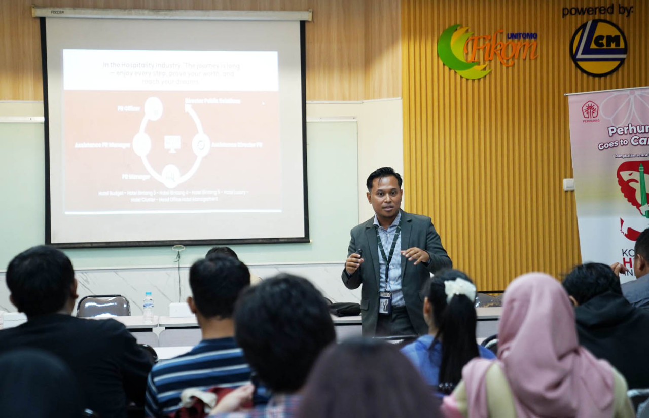 Perhumas Goes to Campus, Bekali Mahasiswa Unitomo Jadi PR Andal