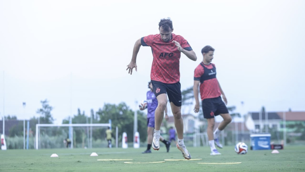 Persik Kediri dalam official training di Samarinda. (Foto: Persik Kediri/jatimnow.com)