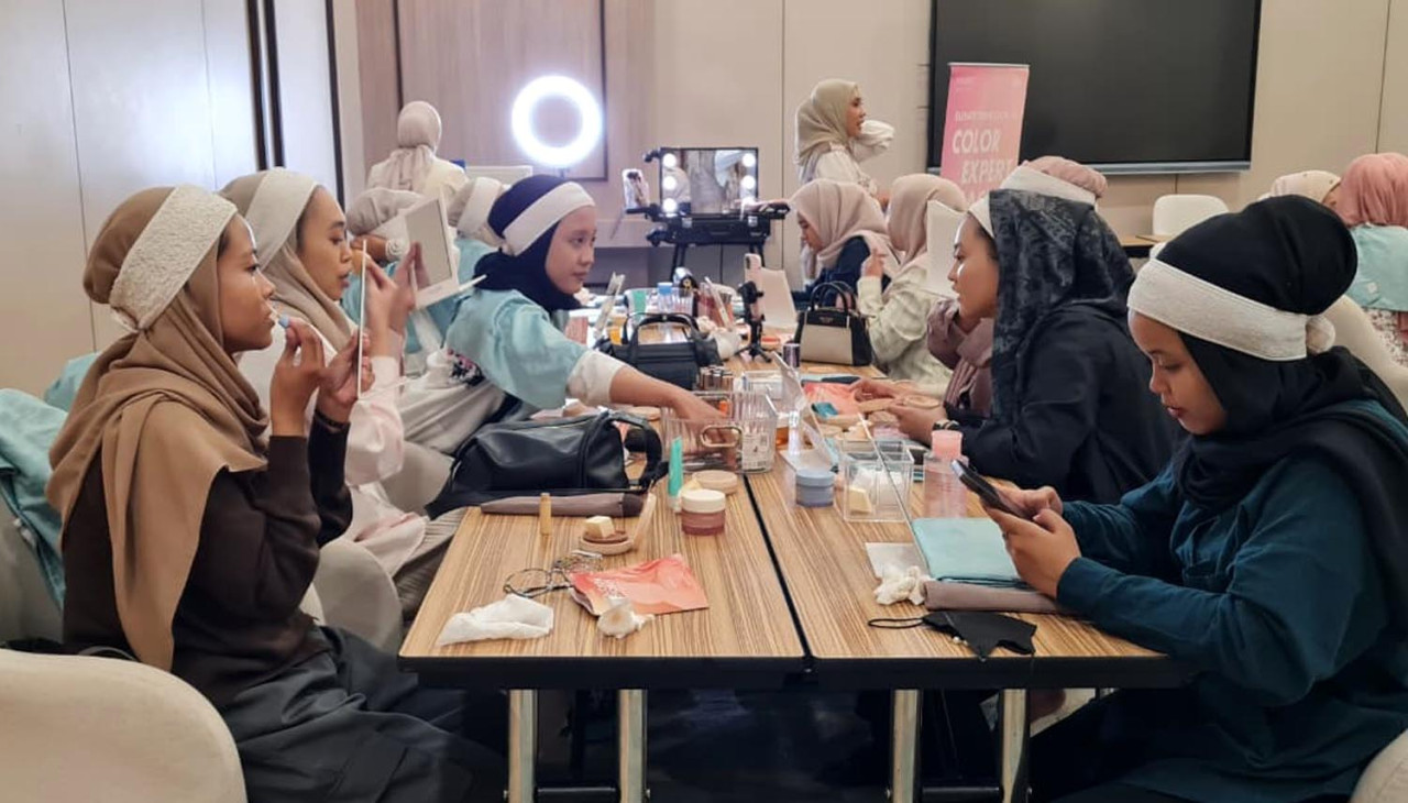 MYZE Hotel Sumenep dan Wardah sukses menggelar sesi Personal Color Analysis. (Foto: MYZE Hotel for JatimNow.com)