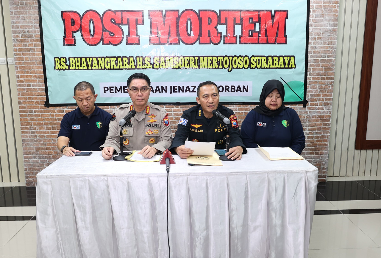 Konferensi pers di RS Bhayangkara Surabaya. (Foto: Humas Polda Jatim/jatimnow.com)