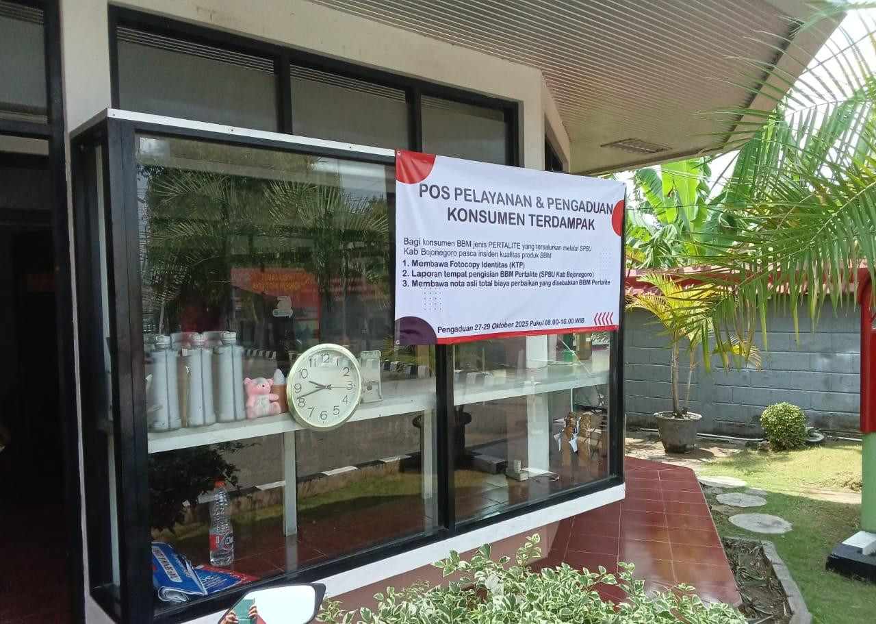 Posko pengaduan motor rusak akibat BBM Pertalite. (Foto: Pertamina/jatimnow.com)