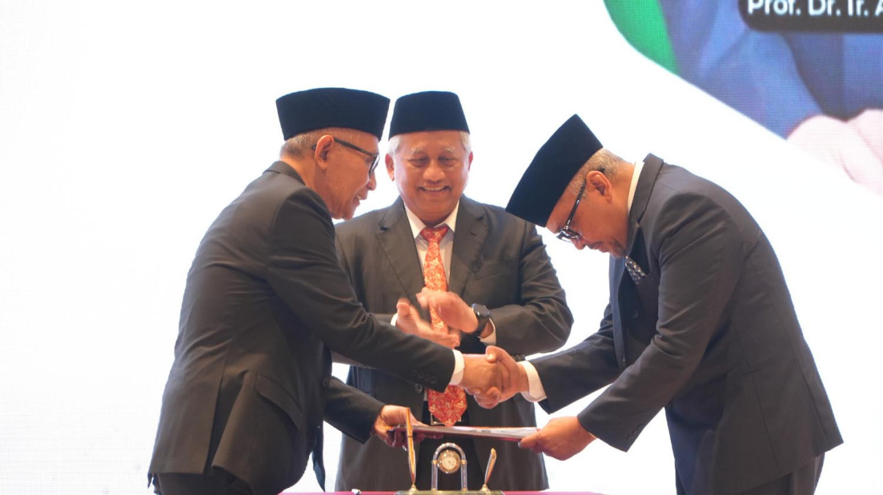 Pelantikan Prof Triyogi Yuwono di Auditorium Unusa Tower, Kampus B, pada Sabtu (25/10/2025). (Foto: Humas Unusa for JatimNow.com)