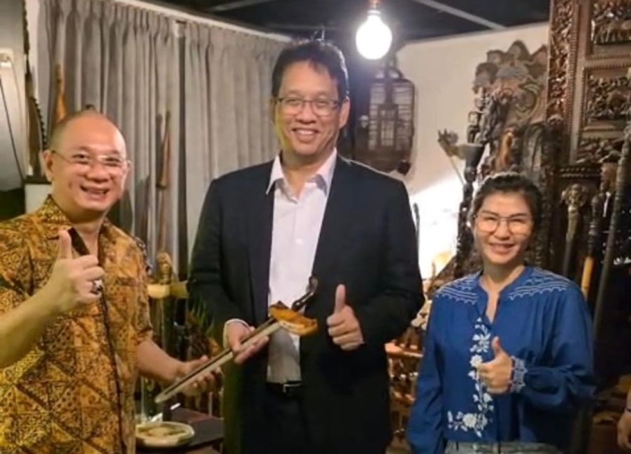 KRA Rivo Cahyono Hibahkan Pusaka Kyai Udan Mas ke Menkeu Purbaya