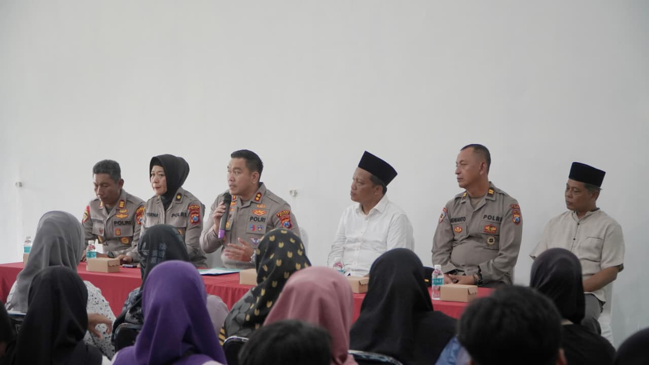 Kapolres Blitar, AKBP Arif Fazlurrahman saat hadir dalam pembukaan rekrutmen relawan SPPG. (Foto: Polres Blitar/jatimnow.com)
