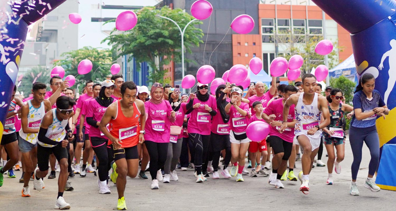 Ribuan pelari mengikuti gelaran Road to Give 2025, di Aloft Surabaya Pakuwon City pada Minggu (26/10/2025). (Foto: Sheraton for JatimNow.com)