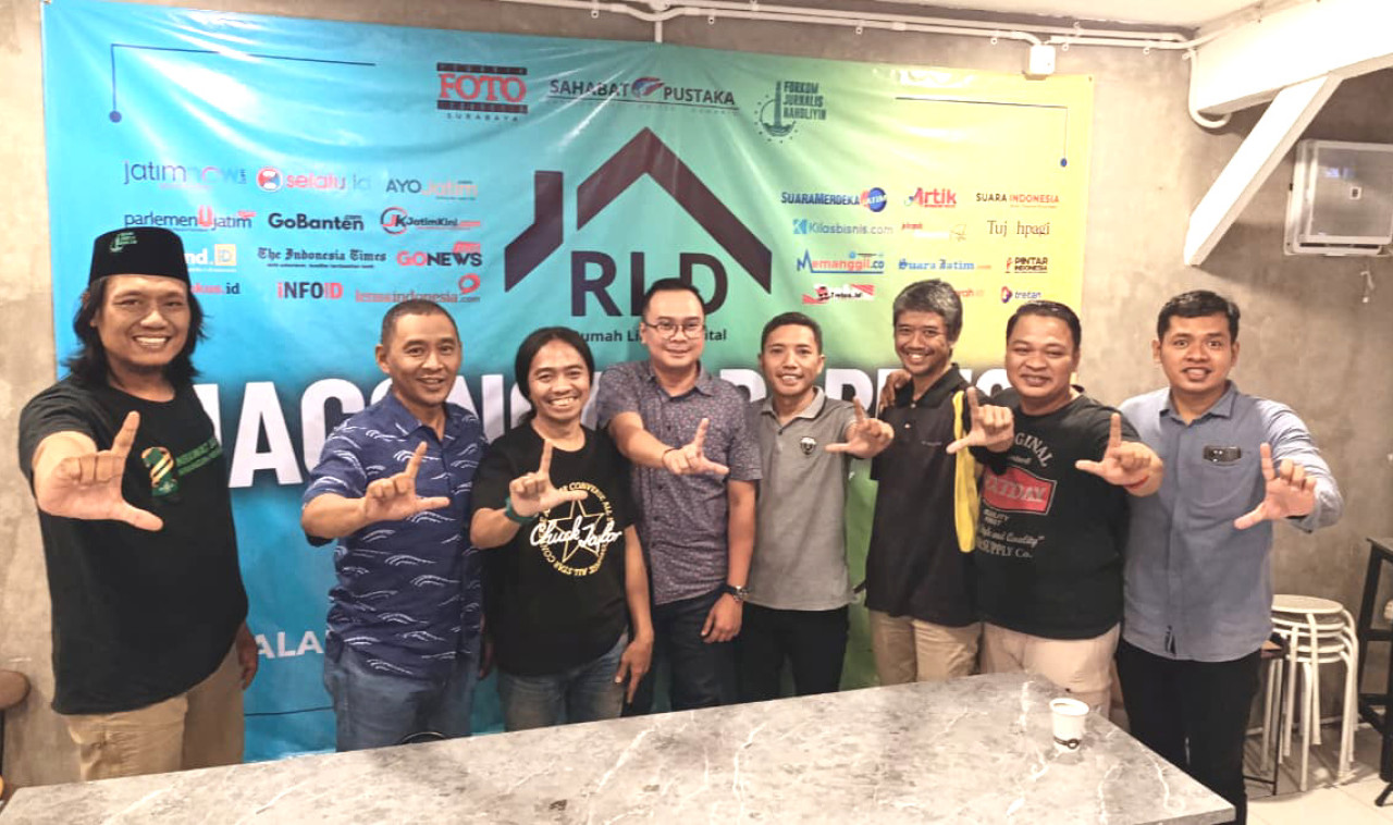 Tim Telkomsel area Jawa Bali mengunjungi Rumah Literasi Digital, Kamis (16/10/2025). (Foto: RLD for jatimnow.com)