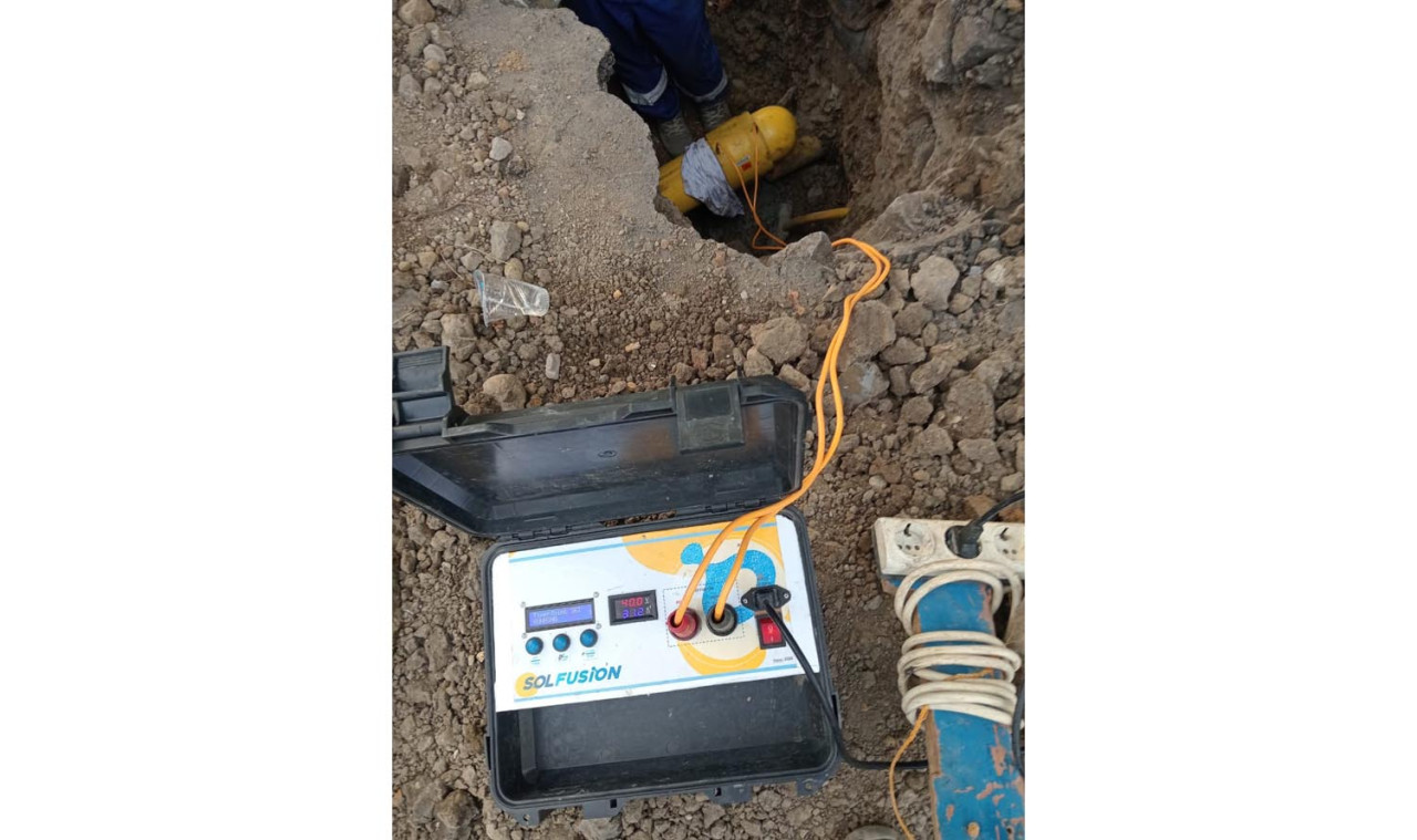 Tim tanggap darurat PGN diterjunkan guna mengidentifikasi posisi jaringan pipa di sekitar lokasi semburan. (Foto/Dok PGN)