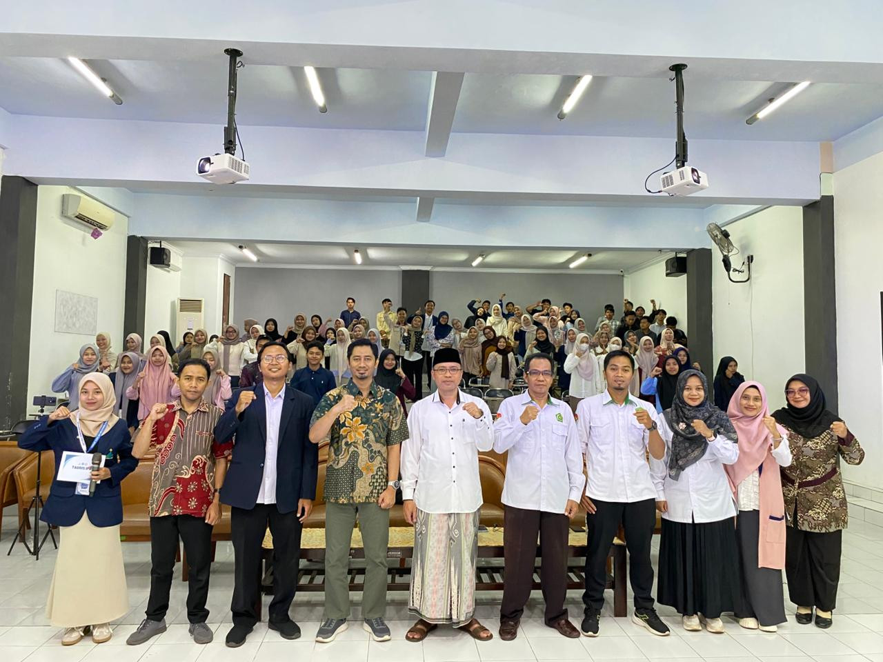 Melalui Seminar, UIN KHAS Jember Kupas Pemanfaatan AI Dalam Pembelajaran IPA