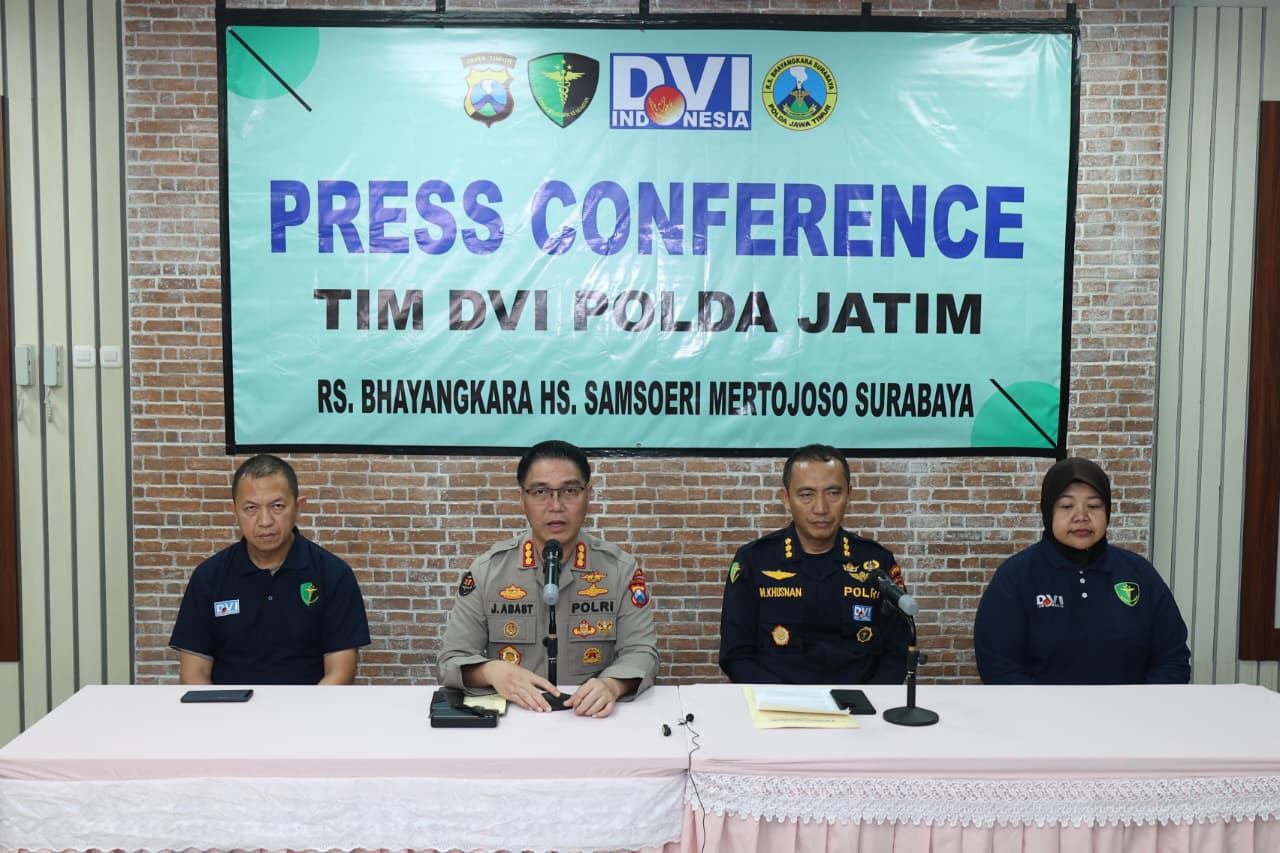 Konferensi pers di RS Bhayangkara Surabaya. (Foto: Polda Jatim/jatimnow.com)