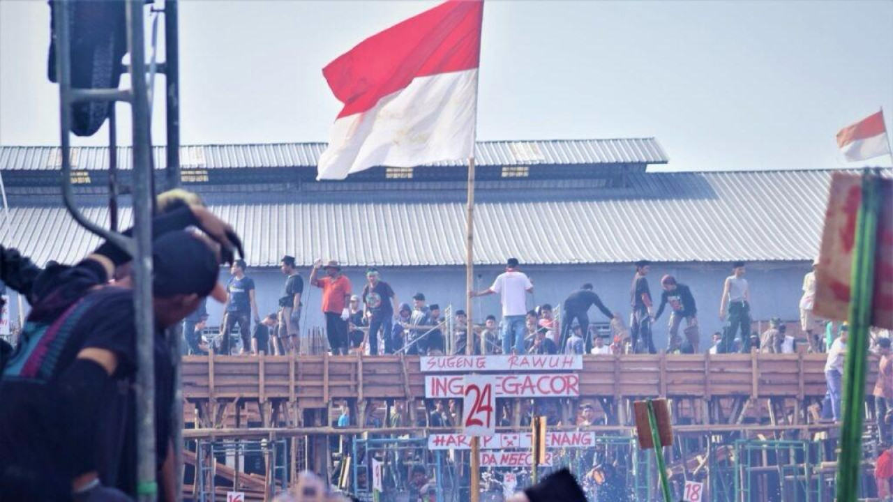 Tradisi roan ngecor di Pondok Pesantren Lirboyo Kediri. (Foto: Lirboyo.net/jatimnow.com)