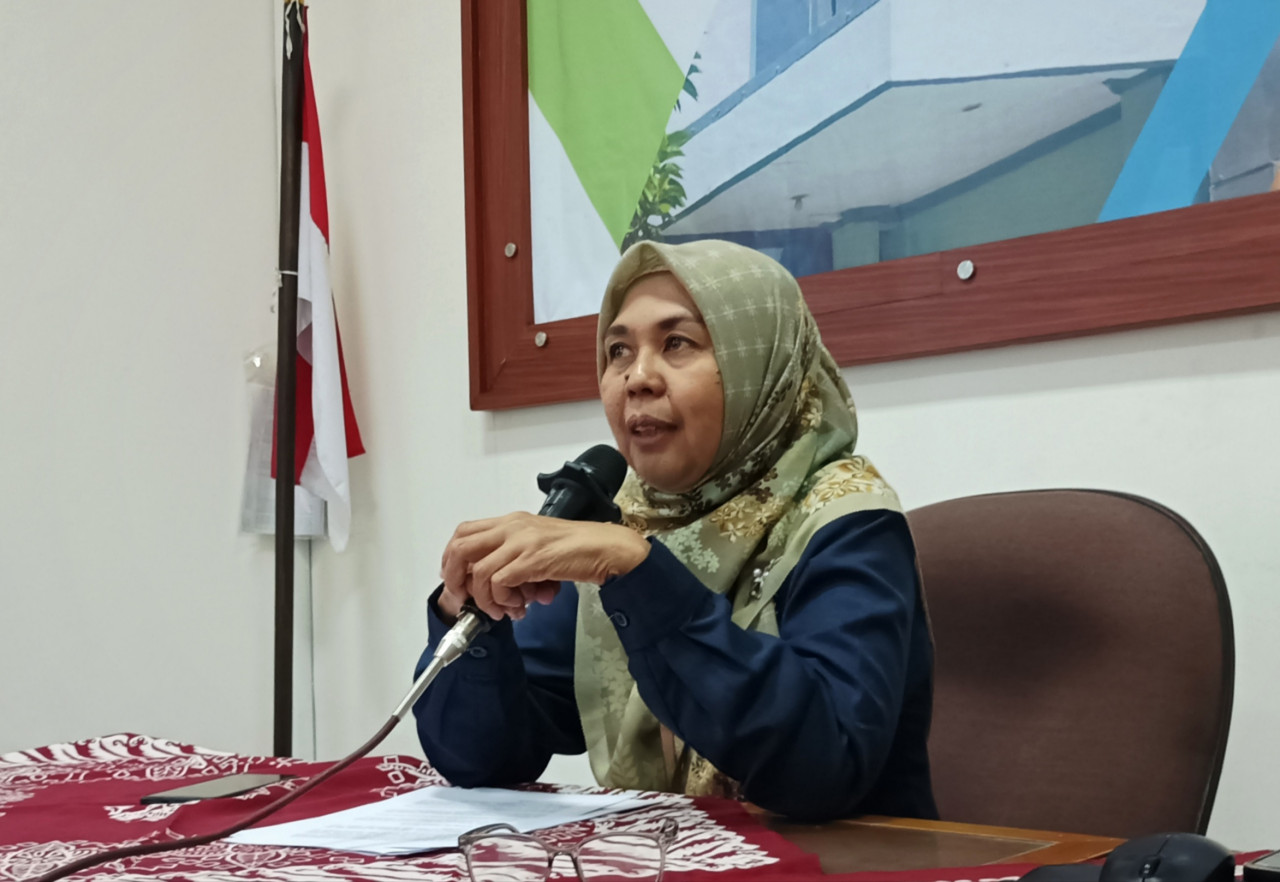 Foto: Kepala Badan Pusat Statistik (BPS) Kabupaten Gresik, Indriya Purwaningsih, saat memberikan sambutan di acara Workshop Jurnalisme Data bertajuk “Statistik di Meja Redaksi: Memahami Ekonomi Lewat Angka”. (Sahlul Fahmi/jatimnow.com)