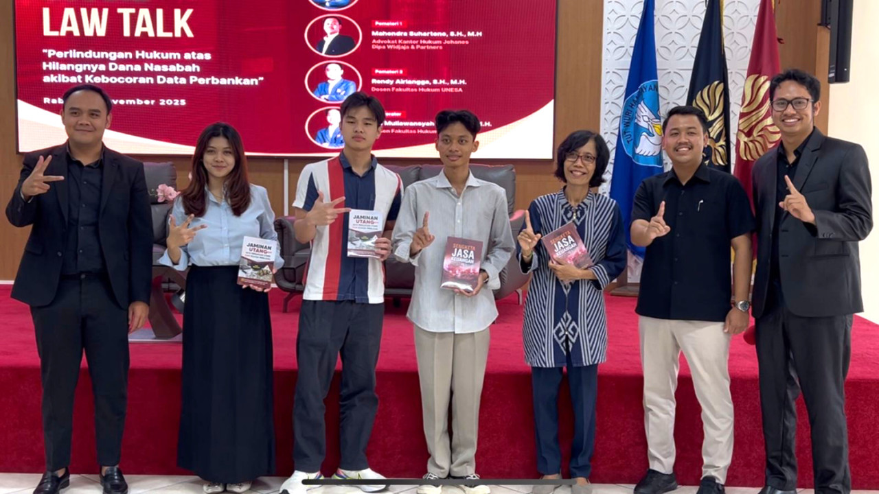 FH Unesa menggelar diskusi hukum bertajuk “Ecobiz Law Talk: Perlindungan Hukum Atas Hilangnya Dana Nasabah Akibat Kebocoran Data Perbankan”. (Foto: Ali Masduki/jatimnow.com)