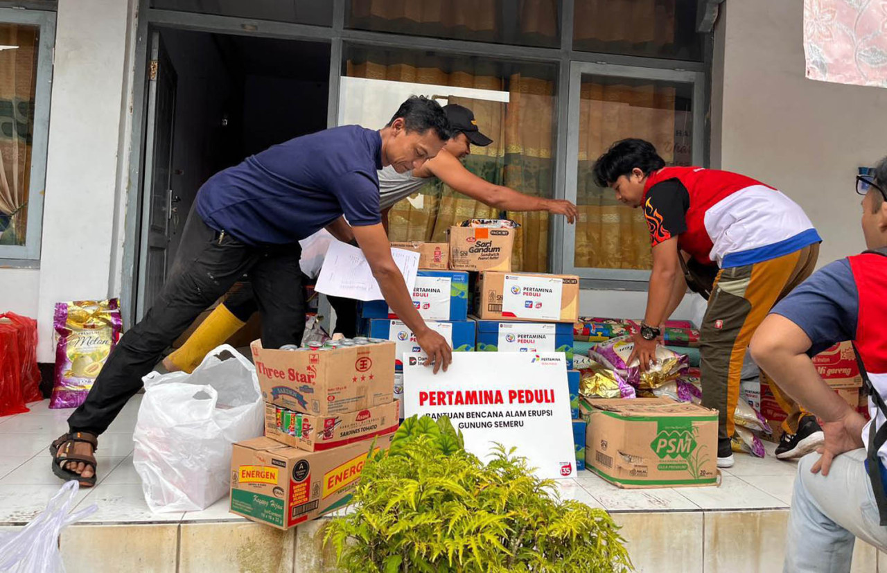 Pertamina Patra Niaga salurkan bantuan cepat untuk korban erupsi Gunung Semeru di Lumajang. (Foto/Dok Pertamina)