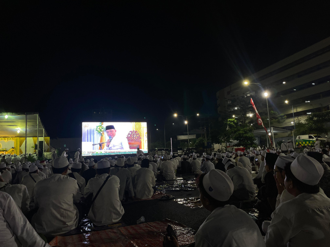 Suasana Bonek Berdzikir di Surabaya. (Foto: Fatkur Rizki/jatimnow.com)