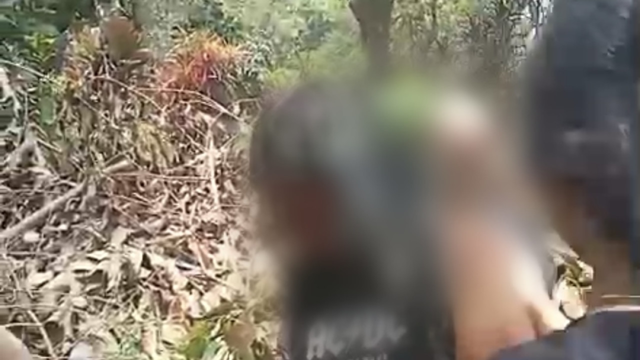 Tangkapan layar tindakan bullying oleh tiga remaja perempuan di Malang.