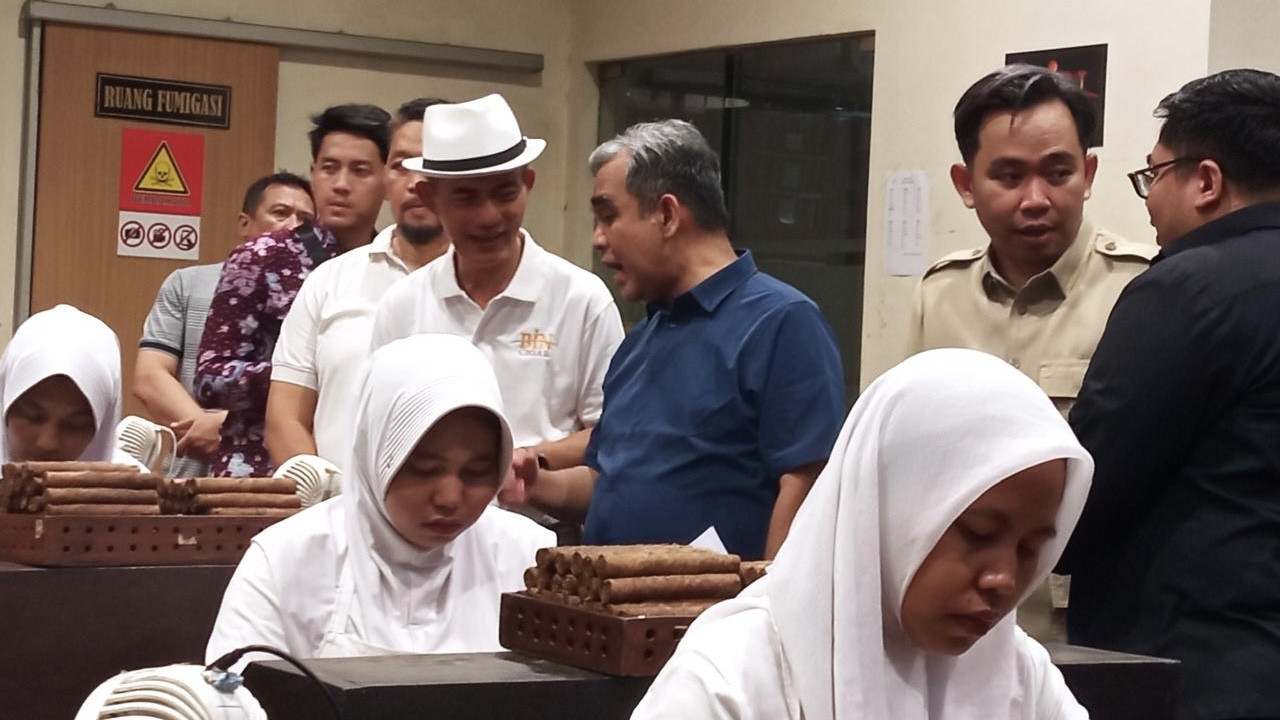 Ketua MPR RI Akui Cerutu BIN Cigar Jember Tak Kalah dari Produk Kuba