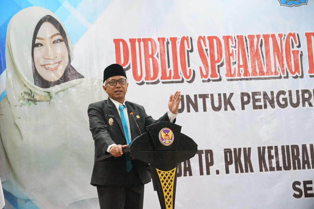 Gus Qowim saat membuka pelatihan public speaking untuk PKK. (Foto: Pemkot Kediri/jatimnow.com)