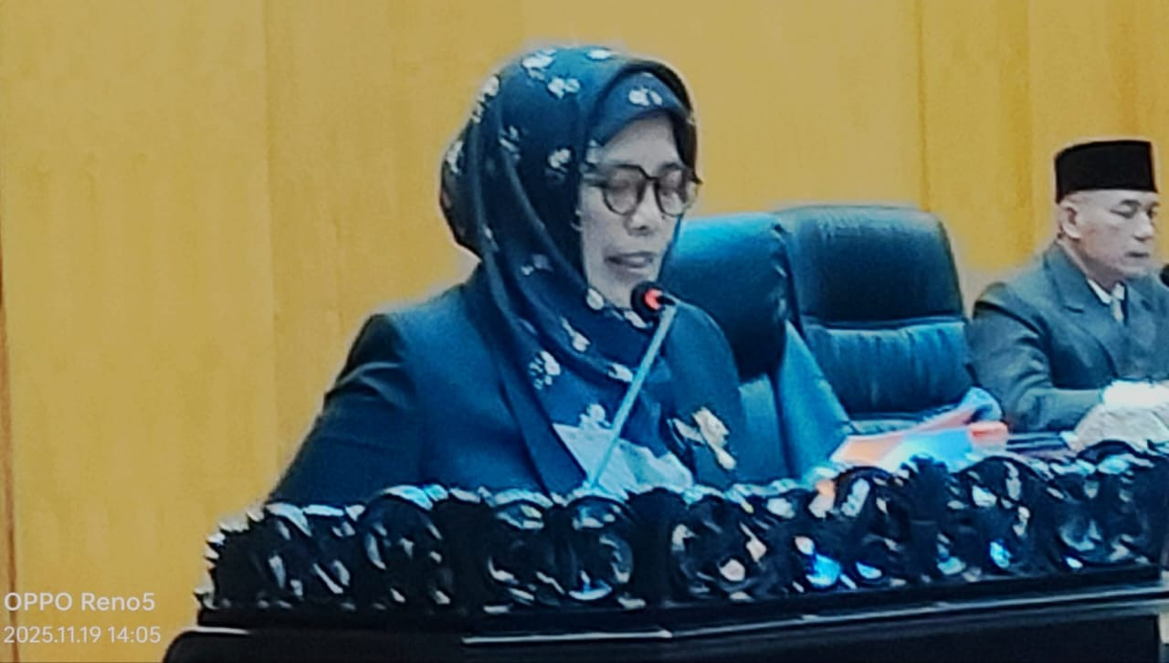 Aning Rahmawati Juru Bicara Fraksi PKS DPRD Surabaya (foto: Ni'am Kurniawan/jatimnow.com)