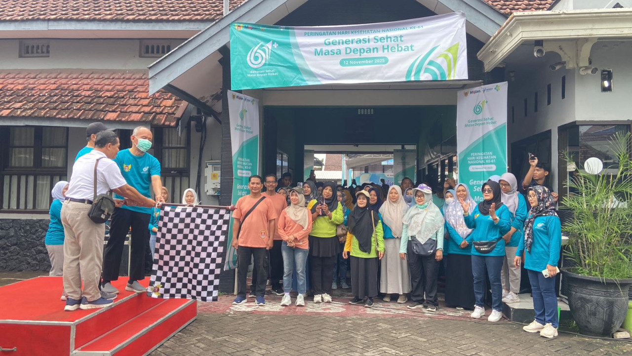 Peringati HKN ke-61, Dinkes Kota Kediri Gelar Jalan Sehat Sebagai Puncak Acara