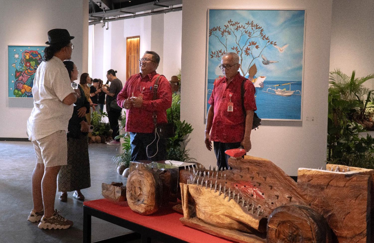 Pameran yang berlangsung sejak 8 November 2025 hingga 20 Januari 2026 ini, menjadi ruang dialog yang menghubungkan seni, alam, dan kesadaran lingkungan. (Foto/jatimnow.com)