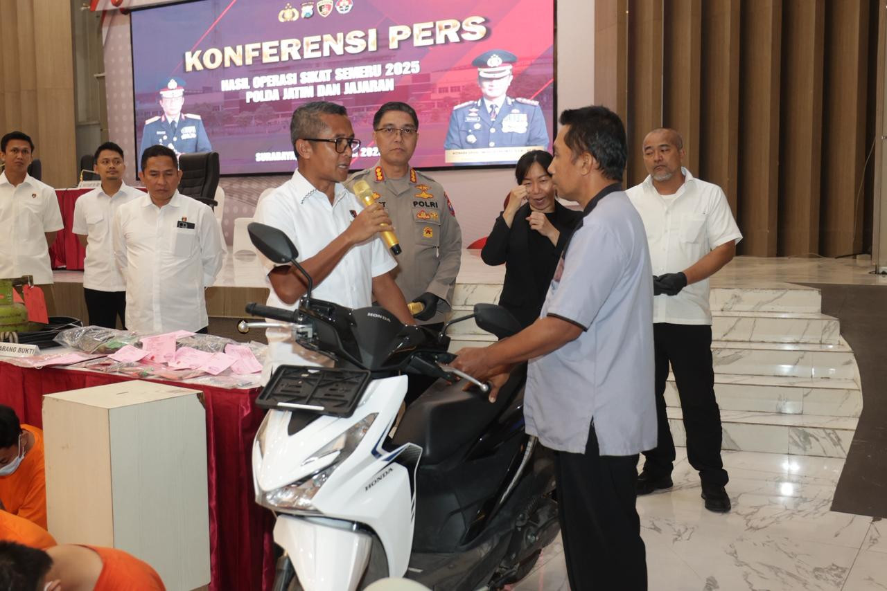Foto: Motor korban pencurian dikembalikan oleh Polda Jatim. (Polda Jatim/jatimnow.com)