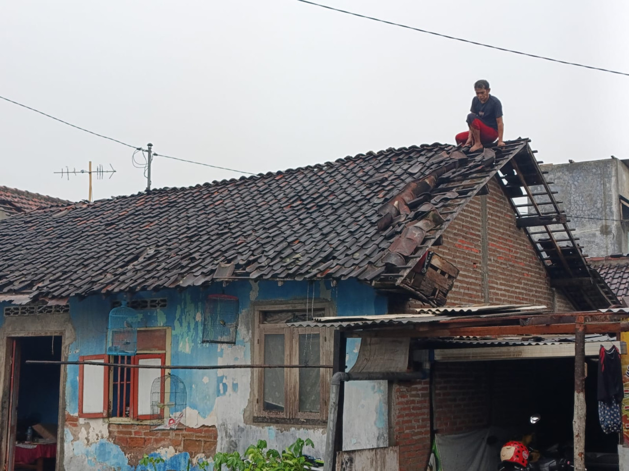 Puluhan Rumah di Tulungagung Rusak Akibat Angin Kencang