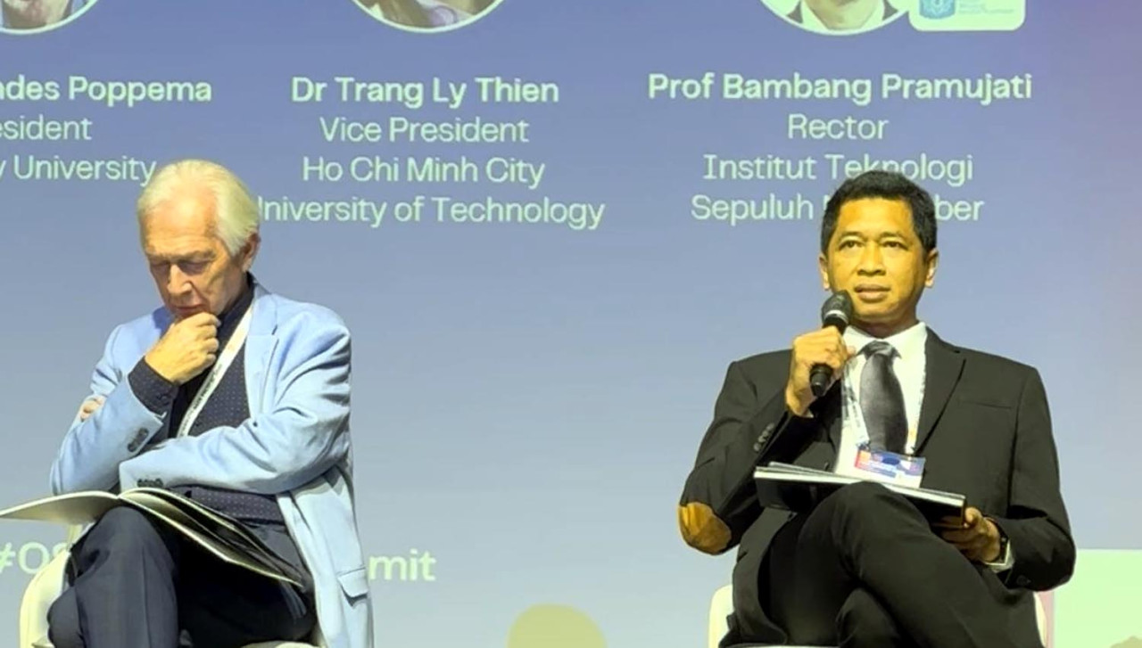 Rektor ITS Prof Bambang Pramujati, menjadi salah satu panelis utama di QS Higher Education Summit Asia Pasific (APAC) 2025 di Seoul, Korea Selatan. (Foto: Humas ITS for JatimNow.com)