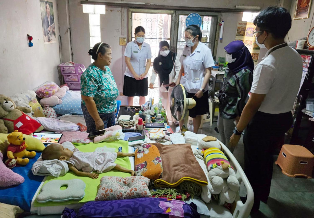 Farmasi Unair Go International, Edukasi Obat Tradisional di Thailand