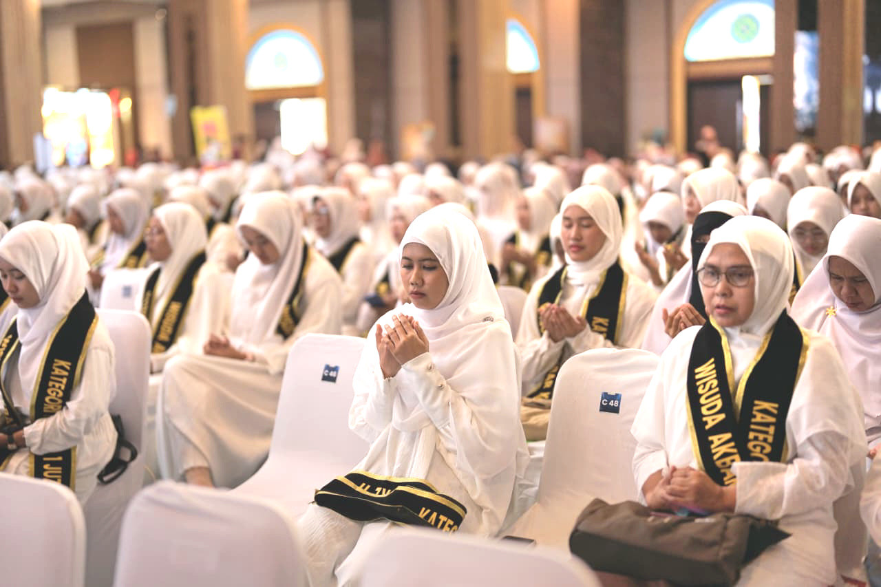 Wisuda Akbar Griya Al-Qur’an ke-11 Cetak Ratusan Penghafal, Ada yang 77 Tahun!