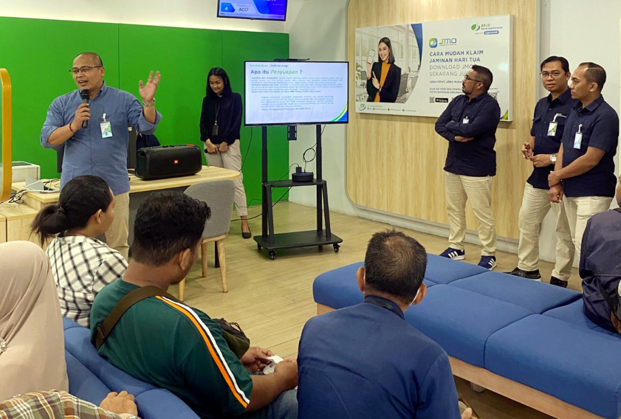BPJS Ketenagakerjaan Surabaya Karimunjawa tegaskan komitmen anti-korupsi melalui penerapan SMAP dan deklarasi integritas pelayanan publik. (Foto: Ali Masduki/jatimnow.com)