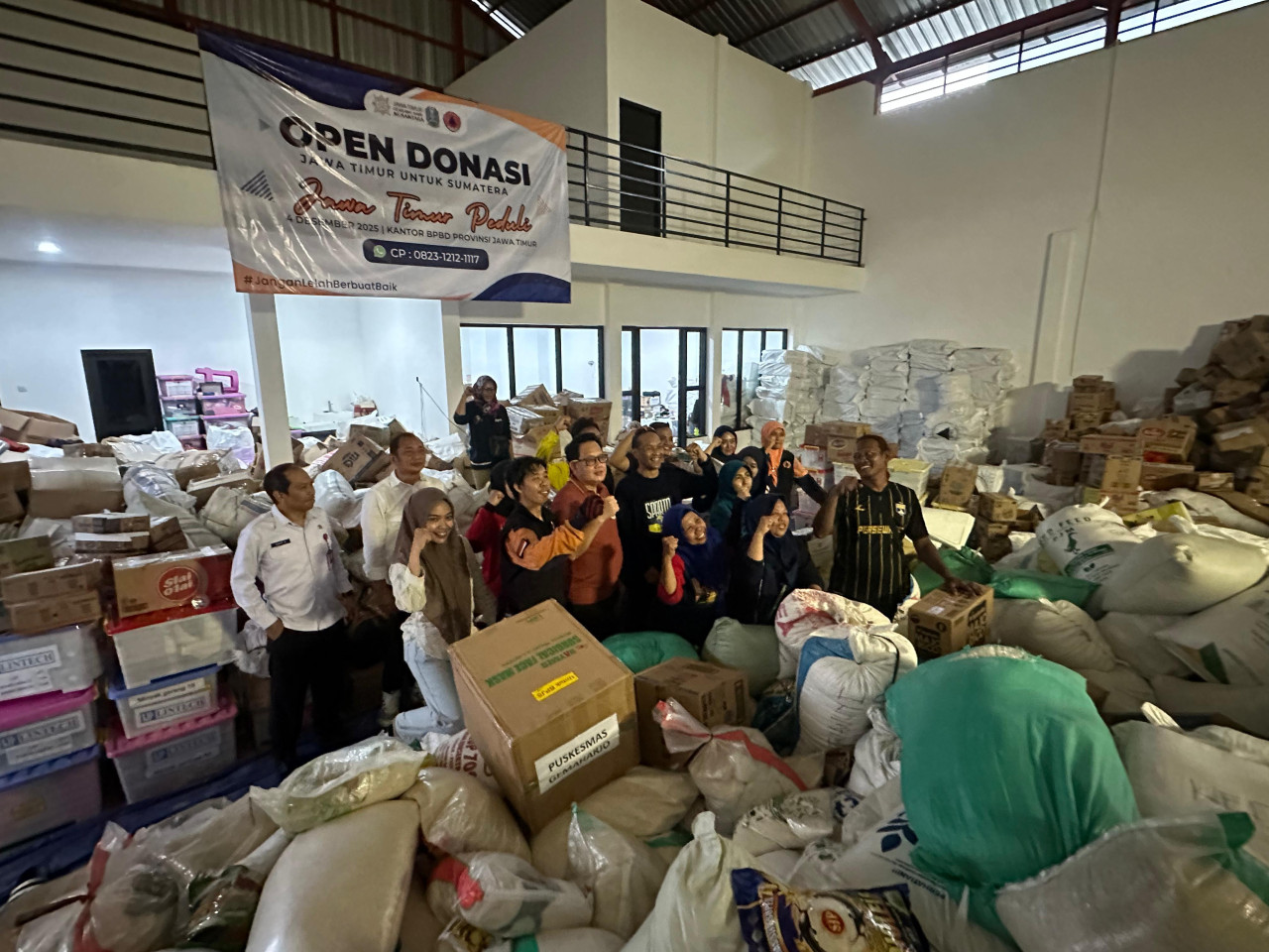 Bantuan Pemprov dan warga Jatim terkumpul (foto: Azmi for jatimnow.com)