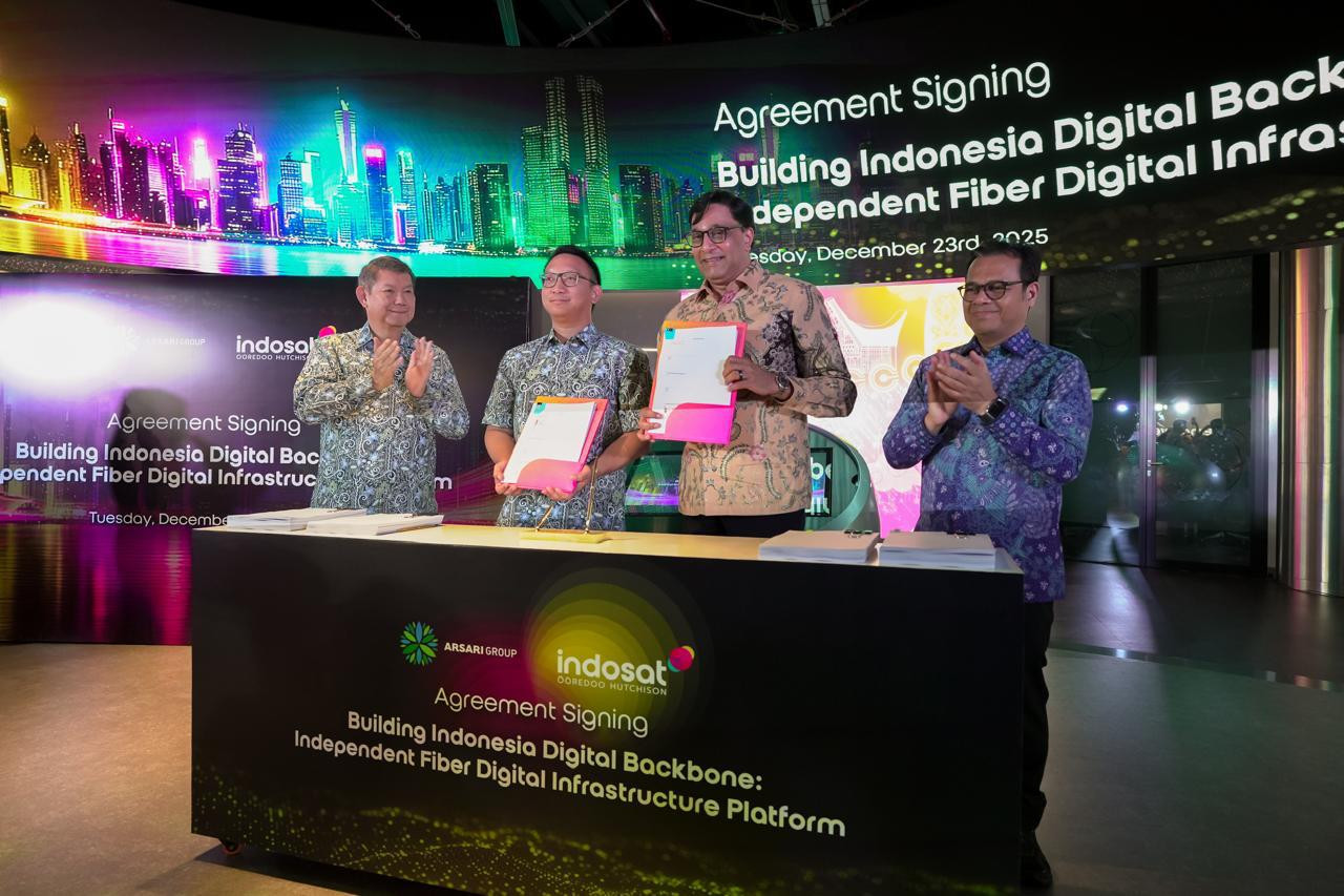 Penandatanganan kerjasama Indosat, Arsari, dan Northstar Group (Foto: Public Relation Indosat/jatimnow.com)