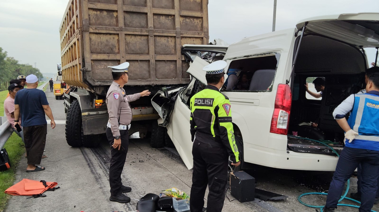 Rombongan Wisatawan Asal Jakarta Kecelakaan di Tol Malang, Dua Orang Tewas