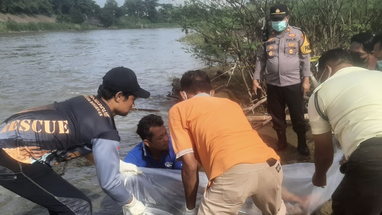 Pemancing Temukan Mayat Pria Membusuk di Bendungan Waruturi Kediri