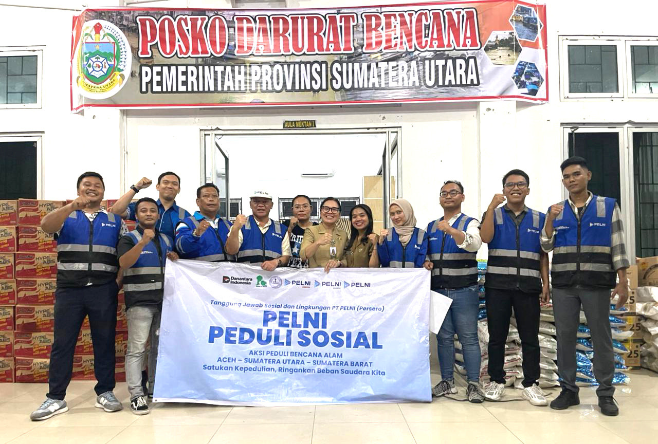 PELNI salurkan bantuan darurat berupa sembako, selimut, dan kebutuhan khusus bagi korban banjir bandang Sumatera Utara dan Sumatera Barat. (Foto: Pelni/jatimnow.com)