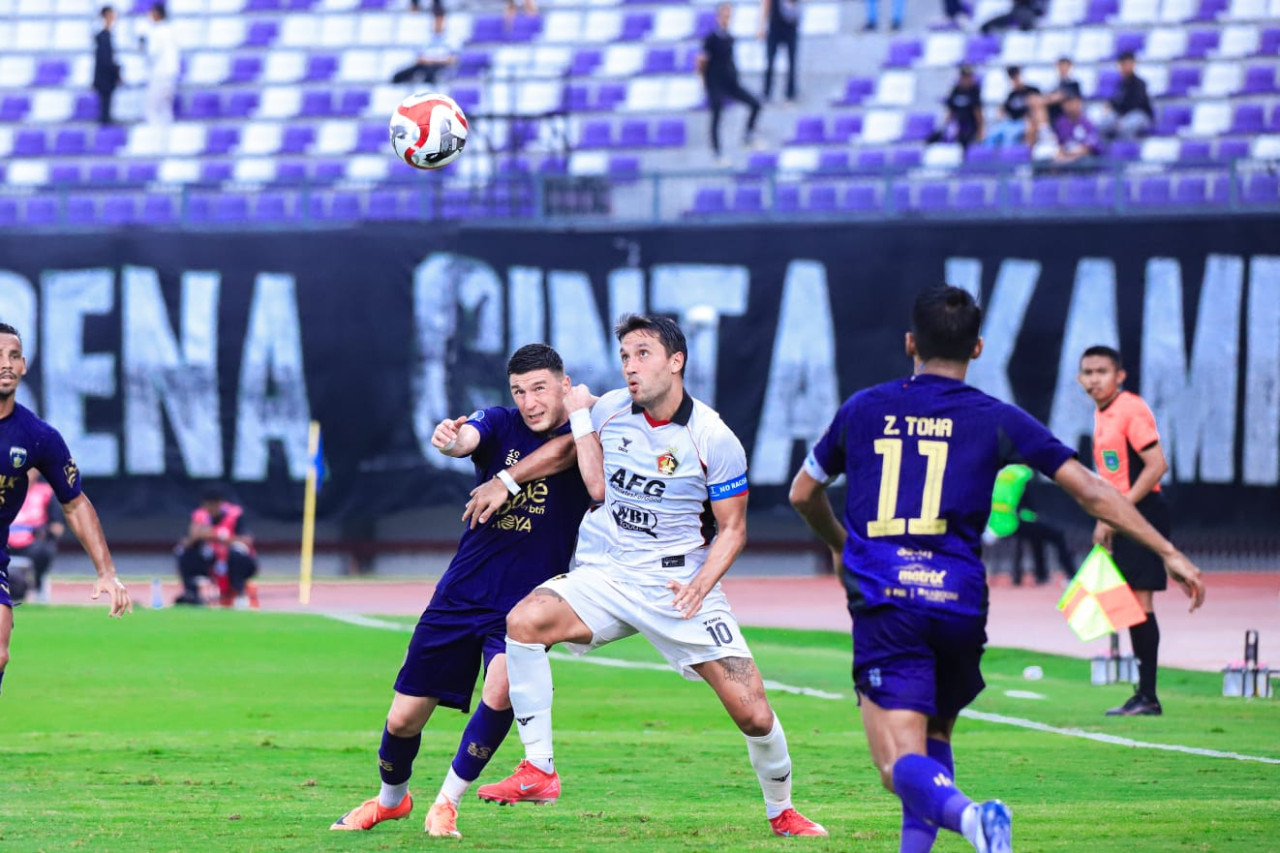 Foto: Pemain Persik Kediri saat melawan Persita Tangerang. (Persik Kediri/jatimnow.com)