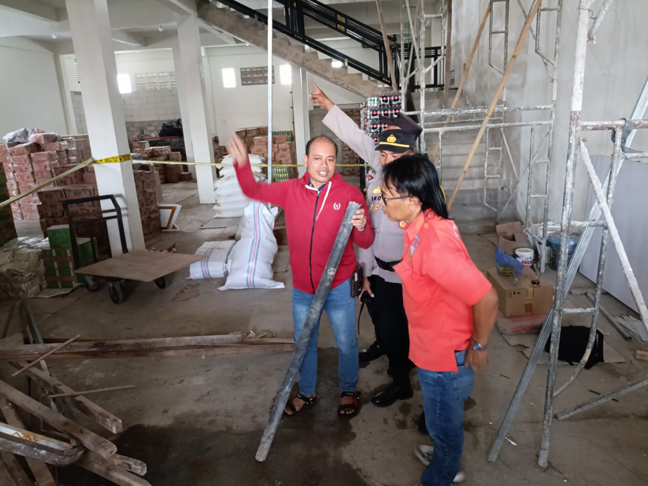 Warga Tulungagung Tewas Usai Terjatuh Saat Pasang Plafon