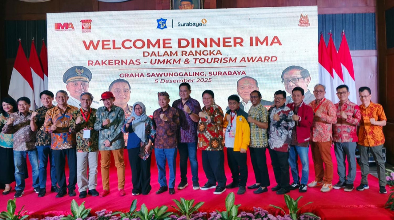 Welcome Dinner IMA dan Malam Amal Banjir Sumatera, di Graha Sawunggaling, Surabaya, pada Jumat (5/12/2025). (Foto: Ali Masduki/jatimnow.com)