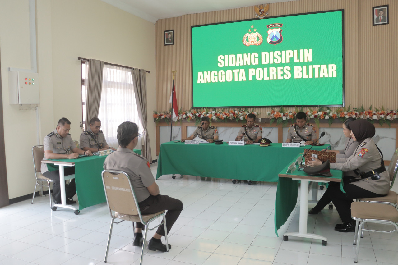 Foto: Pelaksanaan sidang disiplin anggota Polres Blitar. (Polres Blitar/jatimnow.com)