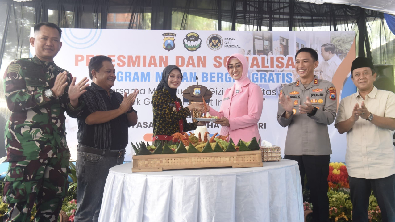 Mbak Vinanda saat meresmikan SPPG Semampir 1. (Foto: Pemkot Kediri/jatimnow.com)