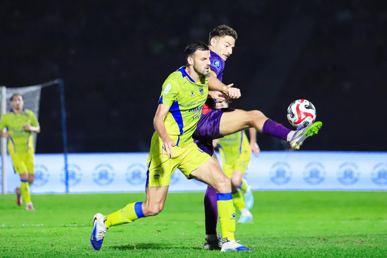 Pertandingan Persik Kediri vs Persib Bandung. (Foto: Persik Kediri/jatimnow.com)