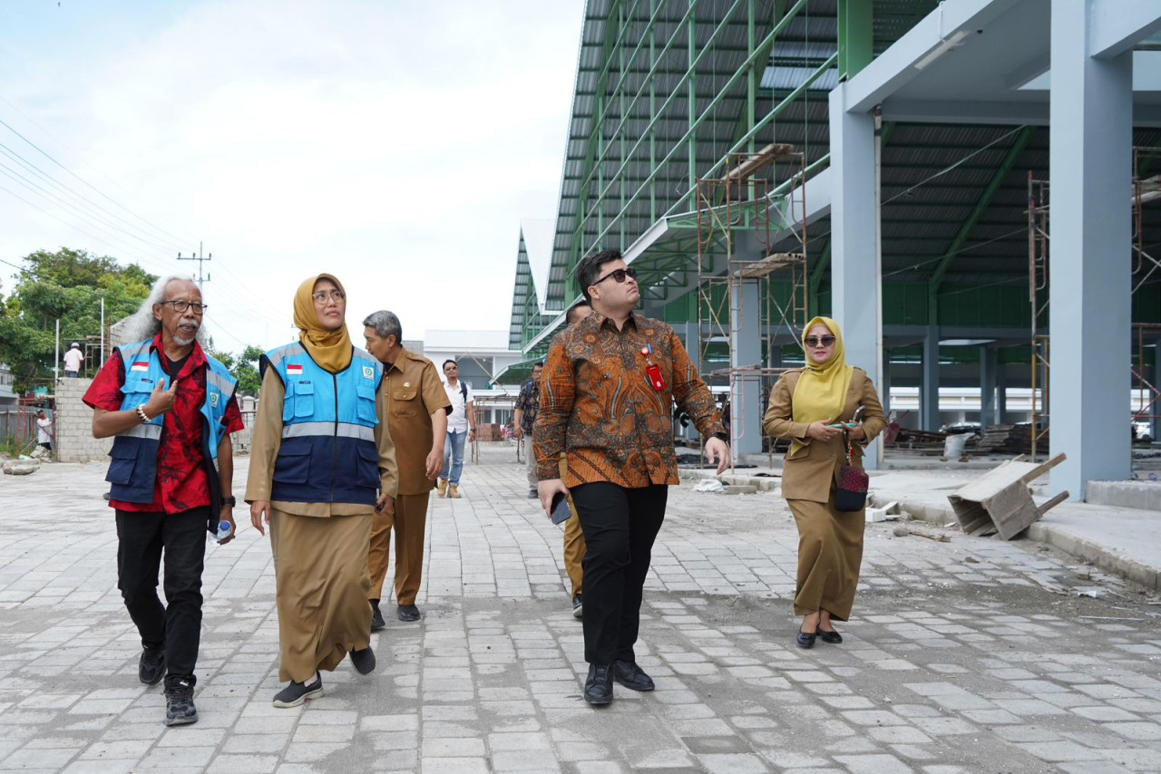 Mas Dhito saat meninjau revitalisasi Pasar Ngadiluwih. (Foto: Pemkab Kediri/jatimnow.com)