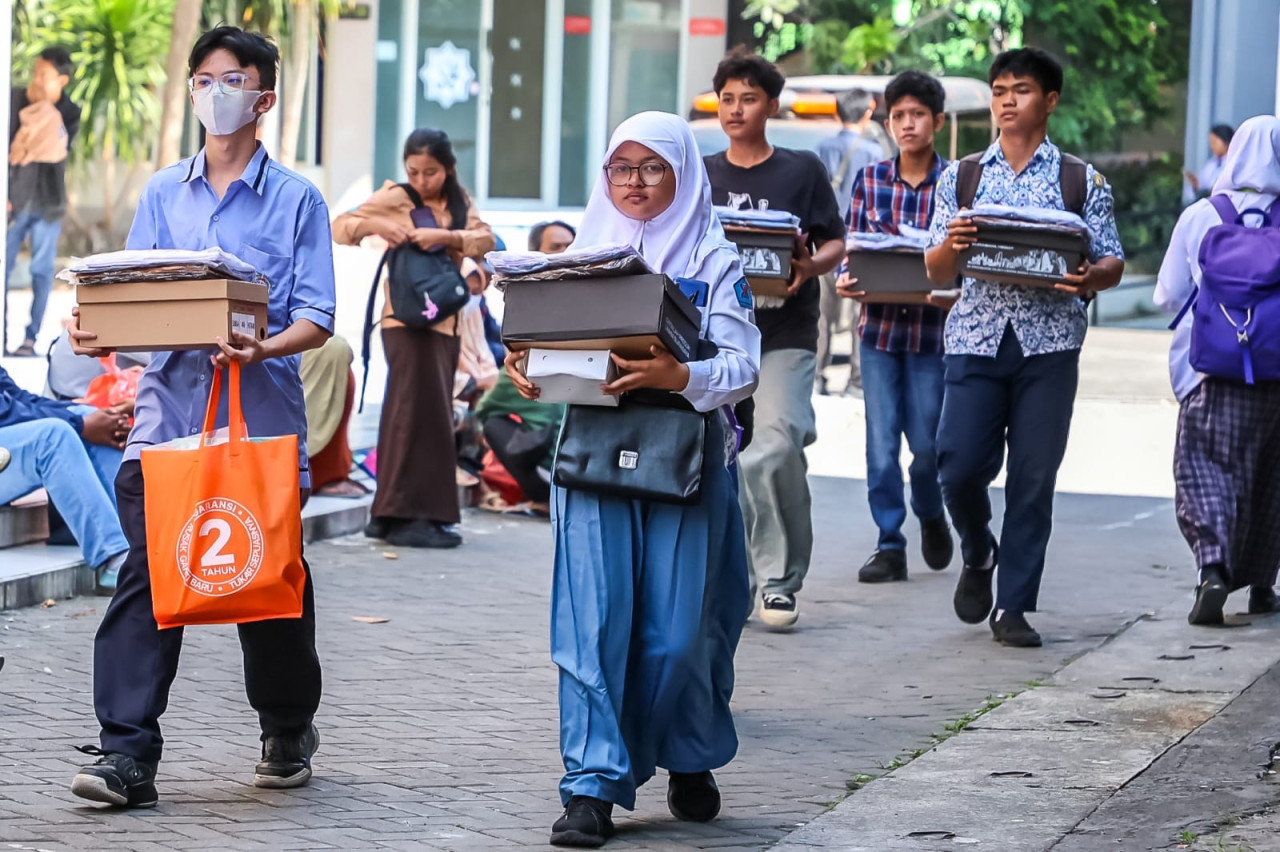 Foto: Siswa SMA di Surabaya saat mengikuti sebuah kegiatan. (Fatkur/jatimnow.com)