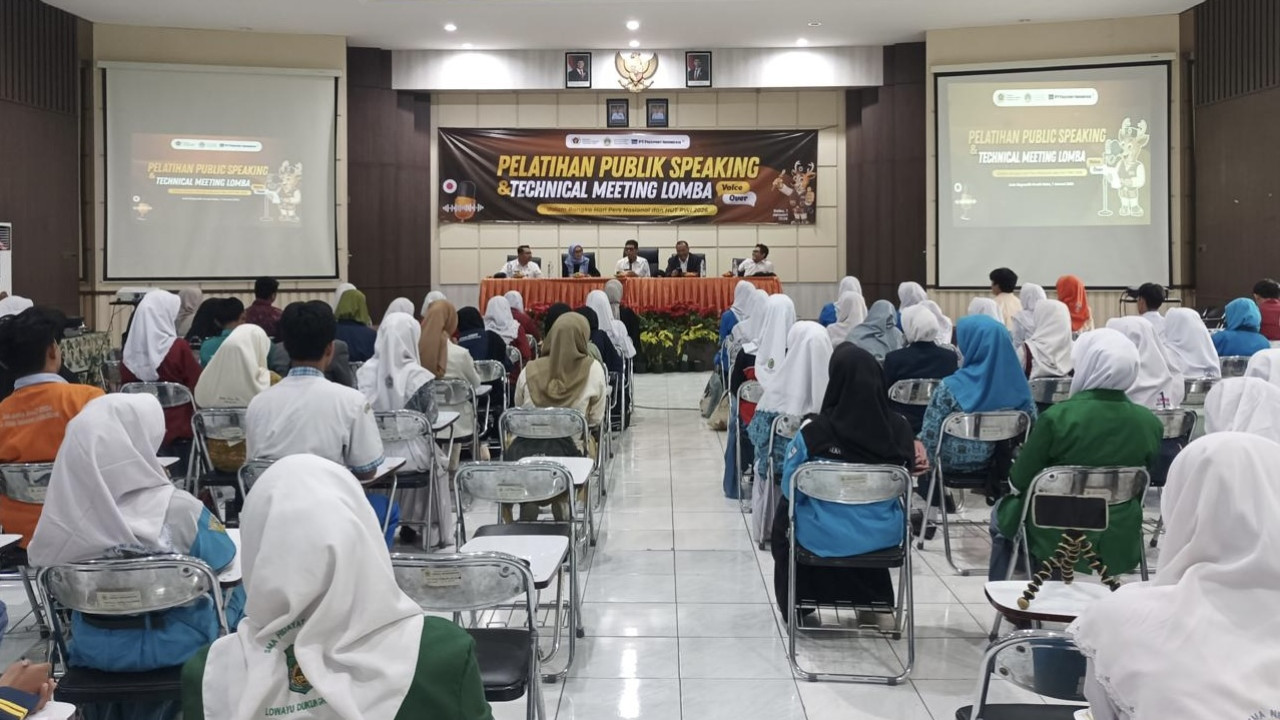 Acara pelatihan Public Speaking dan Lomba Voice Over yang diselengarakan PWI Gresik bersama Dinas Kominfo dan PT Freeport Indonesia. (Foto: Sahlul Fahmi/jatimnow.com)