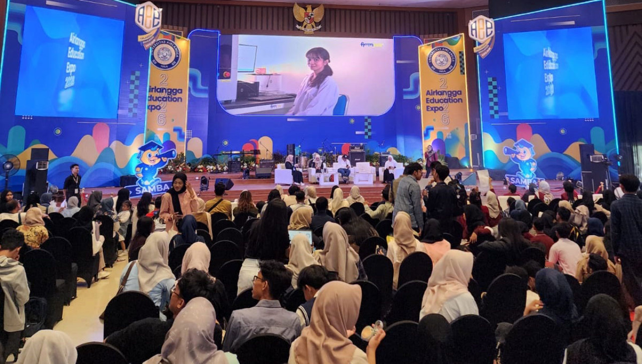 Gelaran Airlangga Education Expo (AEE) 2026 pada 23–25 Januari 2026 yang berlangsung di Airlangga Convention Center (ACC), Kampus MERR-C, Surabaya. (Foto/jatimnow.com)