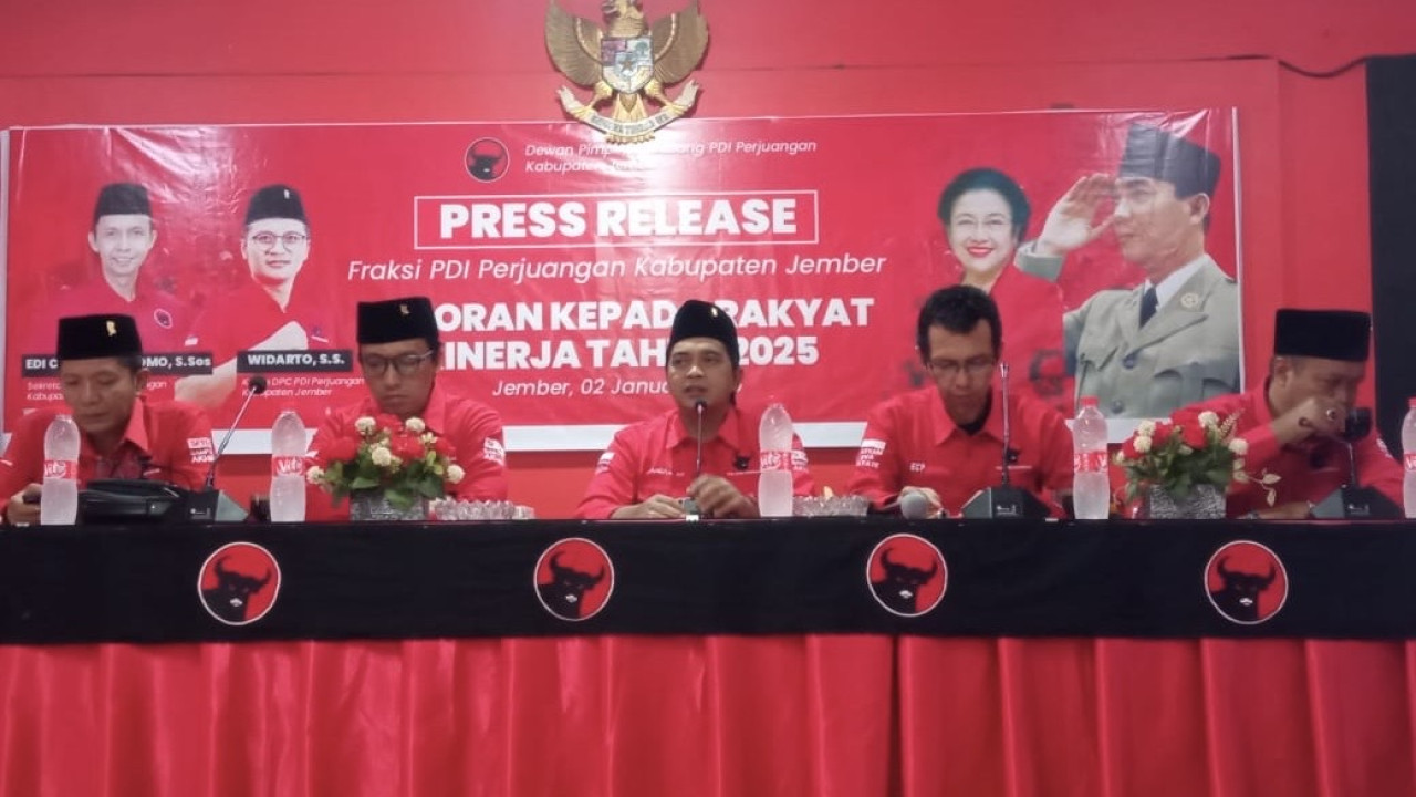 Fraksi PDI Perjuangan Jember saat menyampaikan laporan kinerja 2025. (Foto: Sugianto/jatimnow.com)