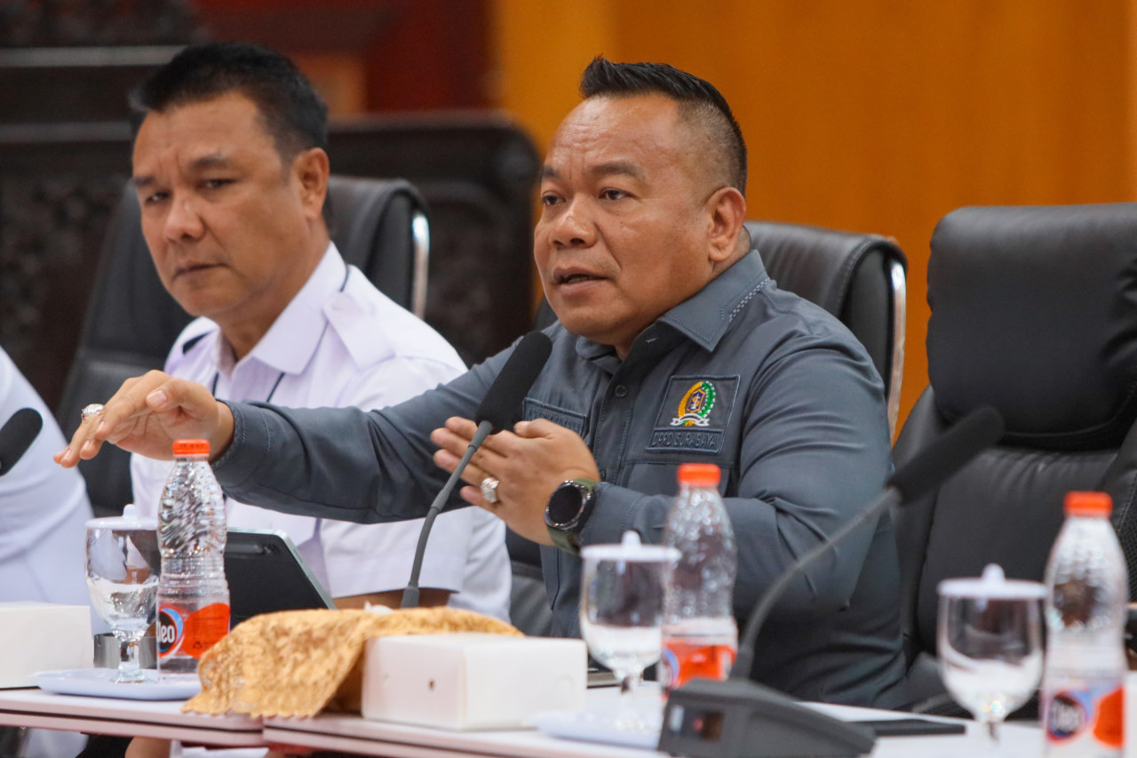 Rapat internal Komisi A bersama Pemkot Surabaya (foto: Yona for jatimnow.com)