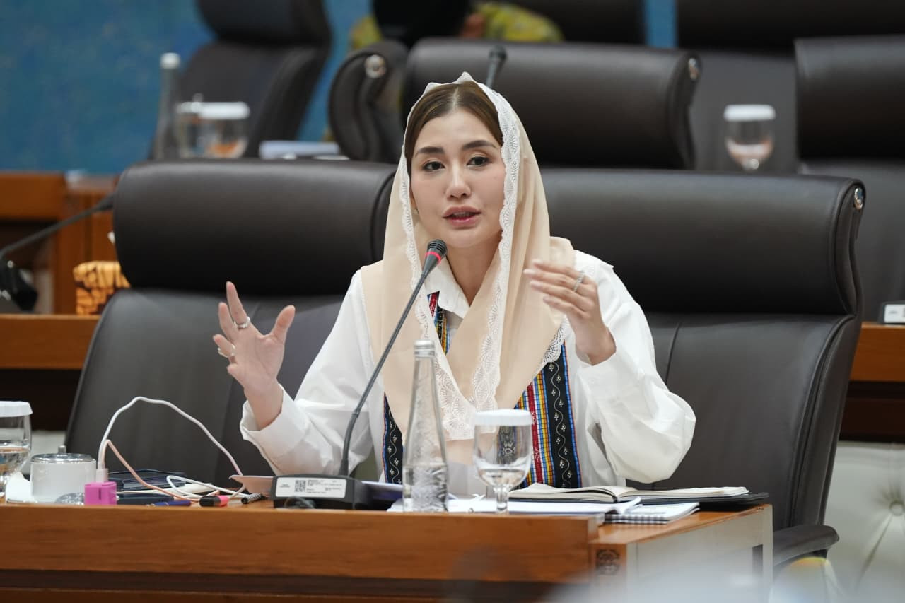 Foto: Novita Hardini Anggota Komisi VII DPR RI Fraksi PDI Perjuangan Rapat Kerja (Raker) Bersama Menteri Pariwisata RI. (Novita/jatimnow.com)