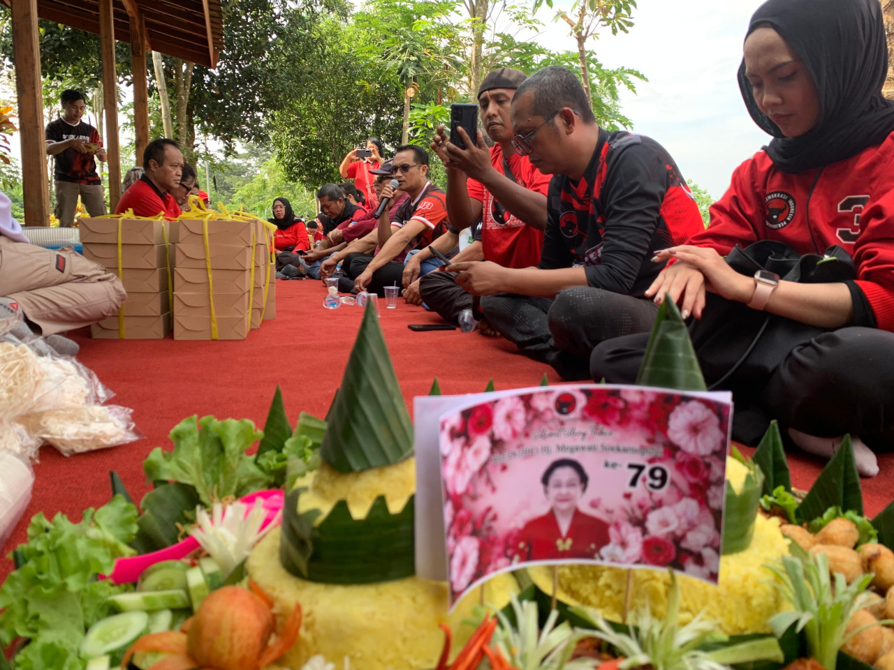 Foto: PDIP Jember rayakan ulang tahun Ketua Umum Megawati. (Martin/jatimnow.com)