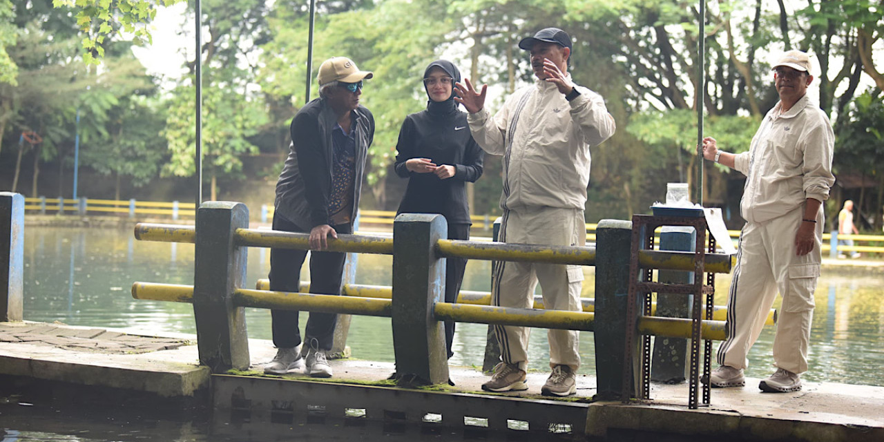 Wali Kota Madiun saat berkunjung ke Sumber Jiput, ditemani Mbak Vinanda dan Gus Qowim. (Foto: Pemkot Kediri/jatimnow.com)